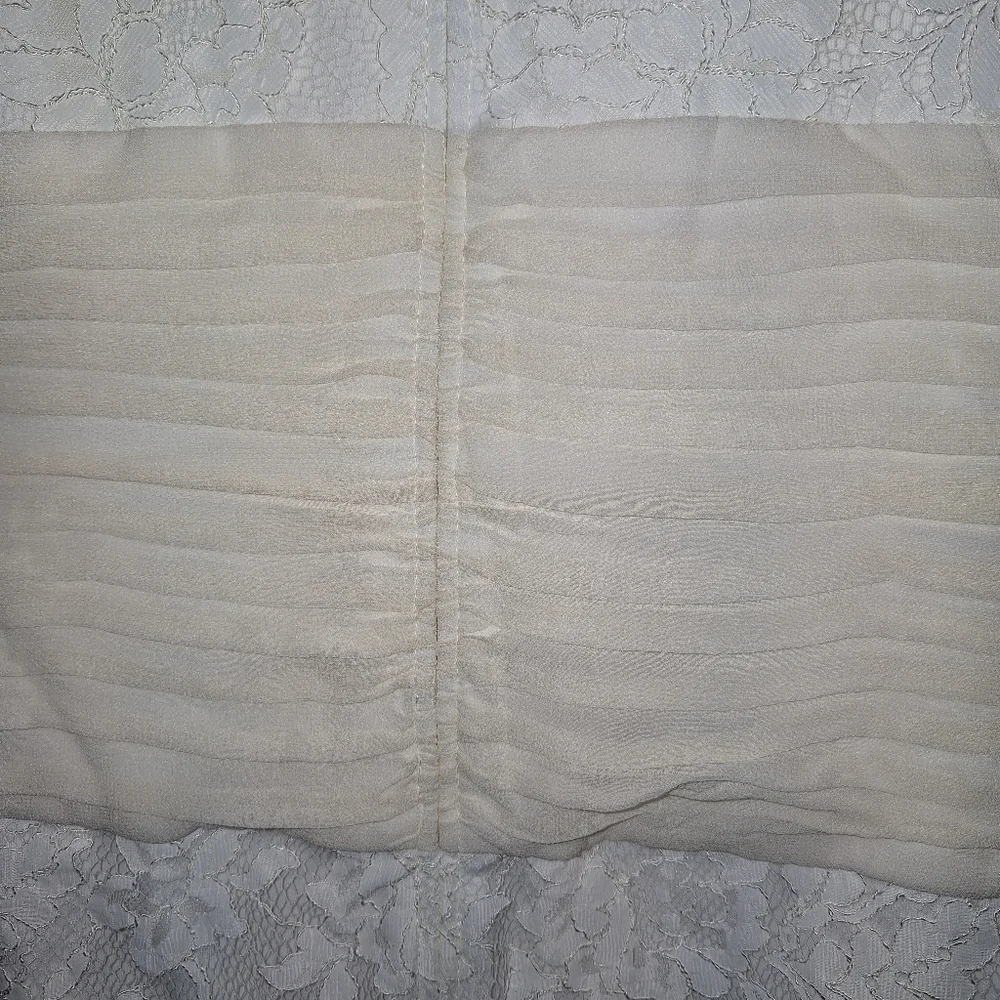 A Tadashi sleeveless Midi wedding/bridal dress in a size 8. EUC - Picture 3 of 7